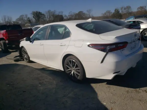 4T1G11AK6MU535992 2021 TOYOTA CAMRY - Image 2