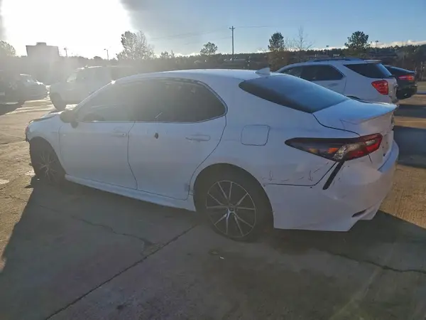 4T1G11AK6MU536365 2021 TOYOTA CAMRY - Image 2