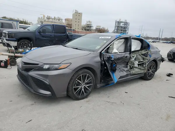 4T1G11AK6MU537466 2021 TOYOTA CAMRY - Image 1