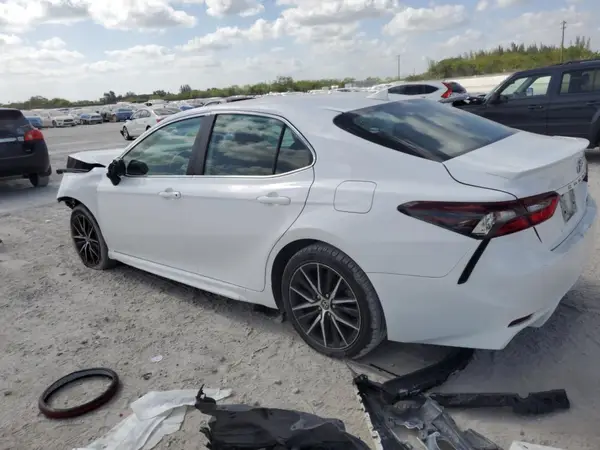 4T1G11AK6MU548029 2021 TOYOTA CAMRY - Image 2