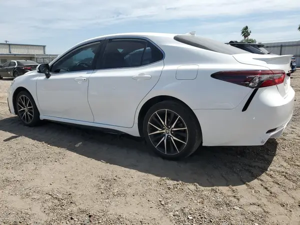 4T1G11AK6MU550556 2021 TOYOTA CAMRY - Image 2