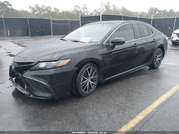 4T1G11AK6MU553764 2021 TOYOTA CAMRY - Image 2