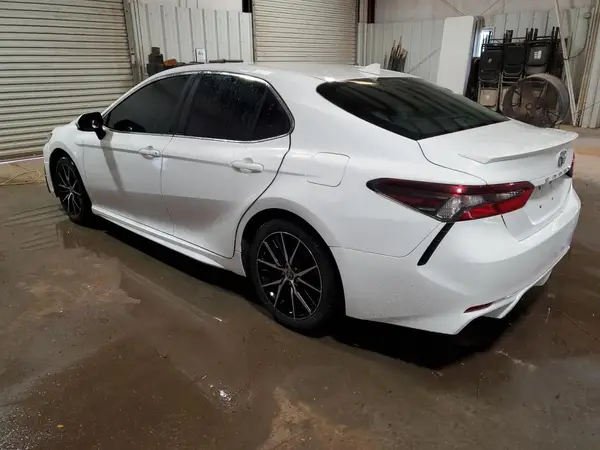 4T1G11AK6MU559113 2021 TOYOTA CAMRY - Image 2