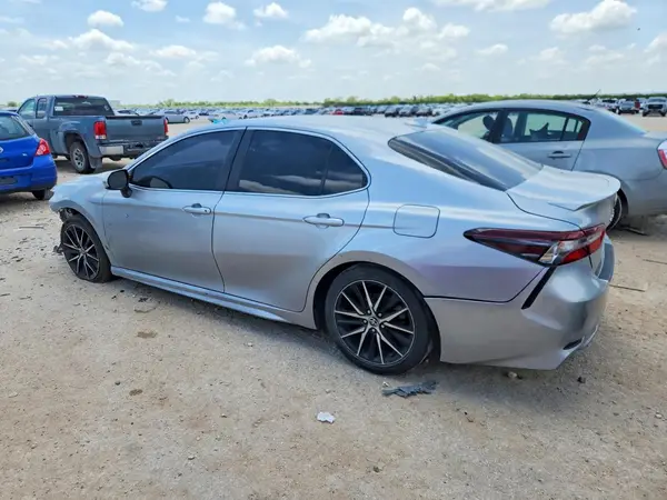 4T1G11AK6MU561279 2021 TOYOTA CAMRY - Image 2