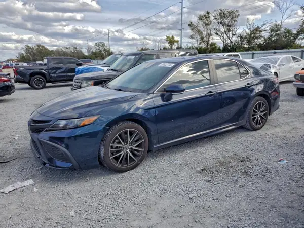 4T1G11AK6MU561444 2021 TOYOTA CAMRY - Image 1