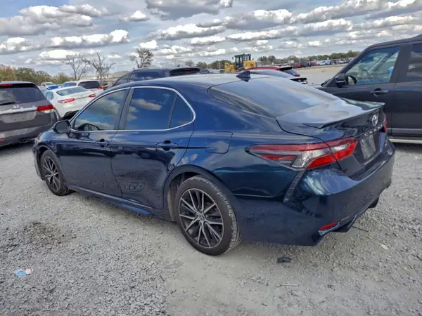 4T1G11AK6MU561444 2021 TOYOTA CAMRY - Image 2