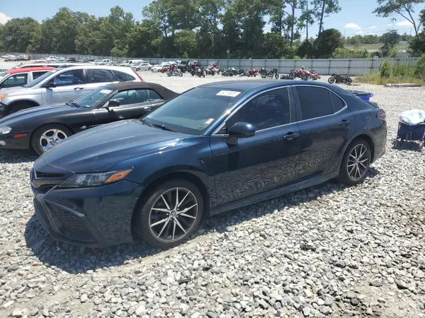 4T1G11AK6MU562481 2021 TOYOTA CAMRY - Image 1