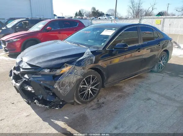 4T1G11AK6MU564005 2021 TOYOTA CAMRY - Image 2