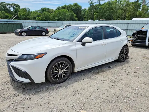 4T1G11AK6MU565350 2021 TOYOTA CAMRY - Image 1