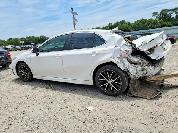 4T1G11AK6MU565350 2021 TOYOTA CAMRY - Image 2