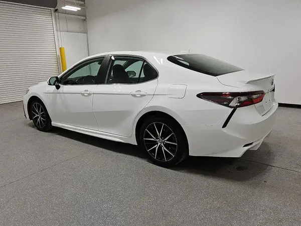 4T1G11AK6MU571407 2021 TOYOTA CAMRY - Image 2