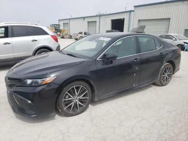 4T1G11AK6MU571942 2021 TOYOTA CAMRY - Image 1
