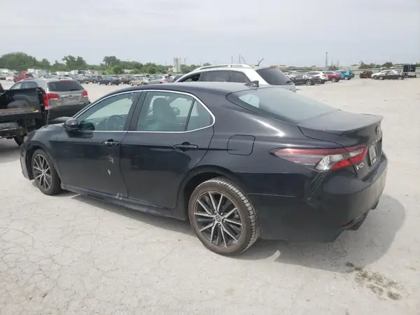 4T1G11AK6MU571942 2021 TOYOTA CAMRY - Image 2