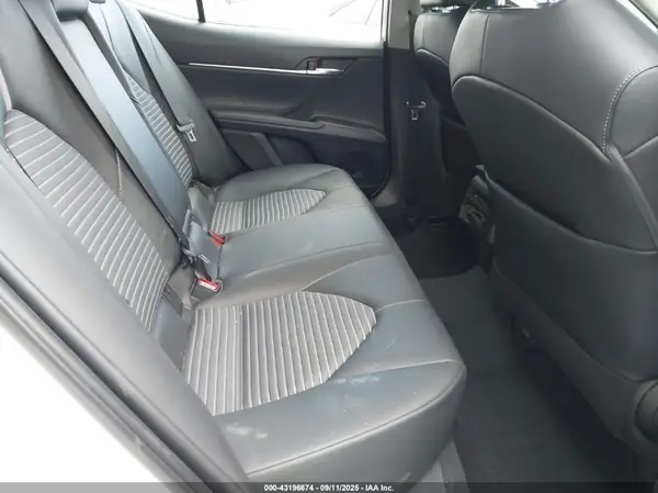 4T1G11AK6MU573724 2021 TOYOTA CAMRY - Image 8