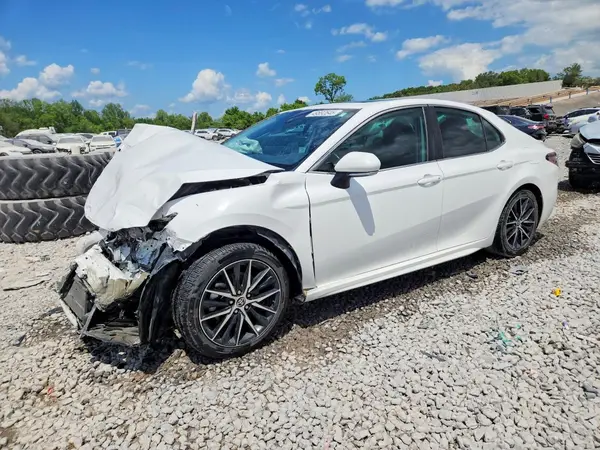 4T1G11AK6MU576493 2021 TOYOTA CAMRY - Image 1