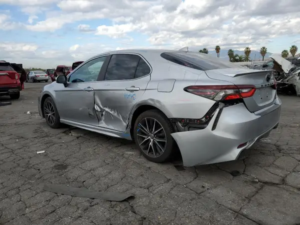 4T1G11AK6MU578860 2021 TOYOTA CAMRY - Image 2
