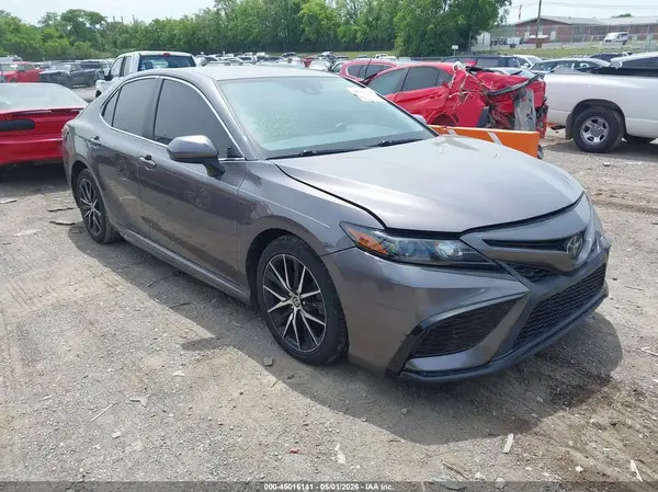 4T1G11AK6MU582178 2021 TOYOTA CAMRY - Image 1