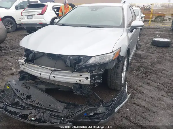 4T1G11AK6MU582732 2021 TOYOTA CAMRY - Image 2