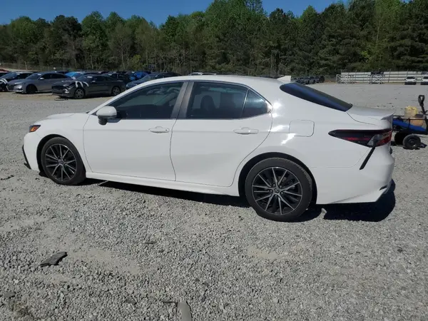 4T1G11AK6MU582889 2021 TOYOTA CAMRY - Image 2