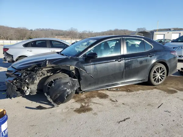 4T1G11AK6MU583167 2021 TOYOTA CAMRY - Image 1