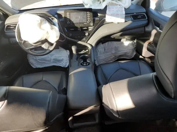 4T1G11AK6MU583167 2021 TOYOTA CAMRY - Image 8