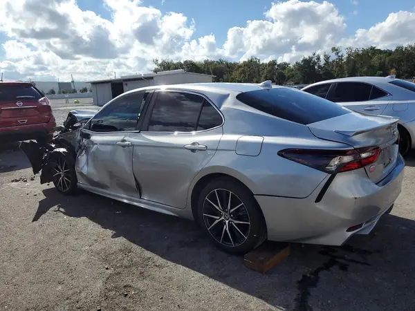 4T1G11AK6MU584559 2021 TOYOTA CAMRY - Image 2
