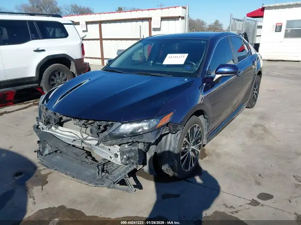 4T1G11AK6MU585047 2021 TOYOTA CAMRY - Image 2