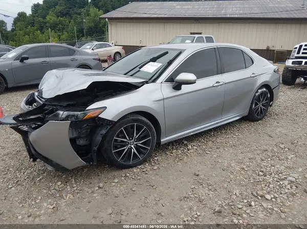 4T1G11AK6MU586683 2021 TOYOTA CAMRY - Image 2