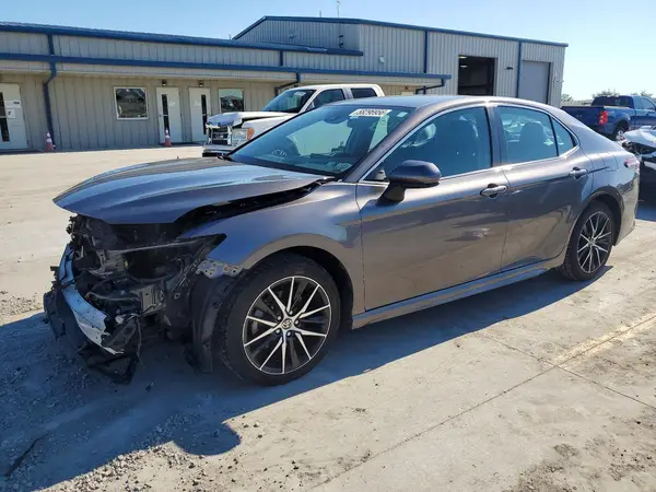4T1G11AK6MU588207 2021 TOYOTA CAMRY - Image 1