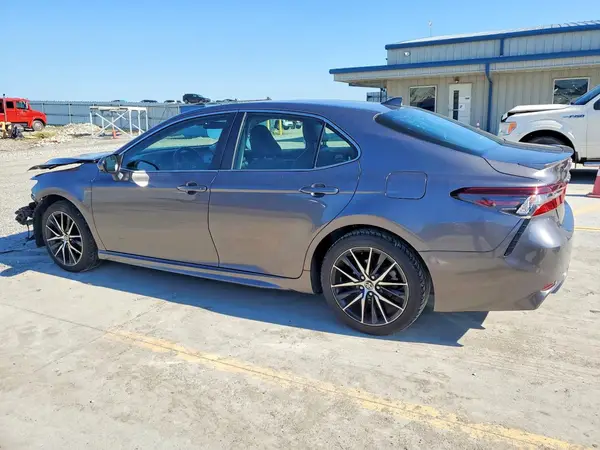 4T1G11AK6MU588207 2021 TOYOTA CAMRY - Image 2