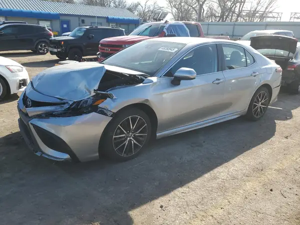 4T1G11AK6MU596016 2021 TOYOTA CAMRY - Image 1