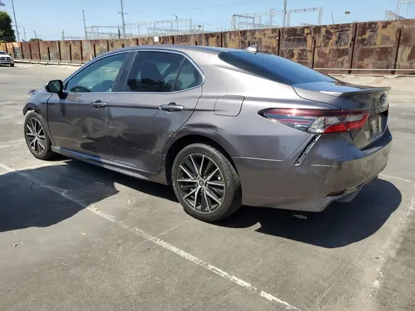 4T1G11AK6MU596307 2021 TOYOTA CAMRY - Image 2