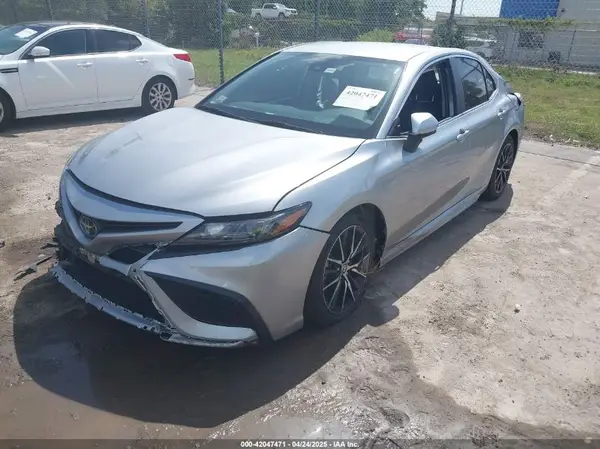 4T1G11AK6MU601117 2021 TOYOTA CAMRY - Image 2