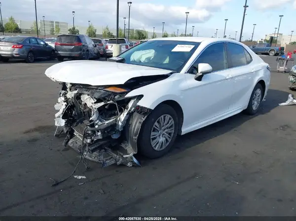 4T1G11AK6MU601344 2021 TOYOTA CAMRY - Image 2
