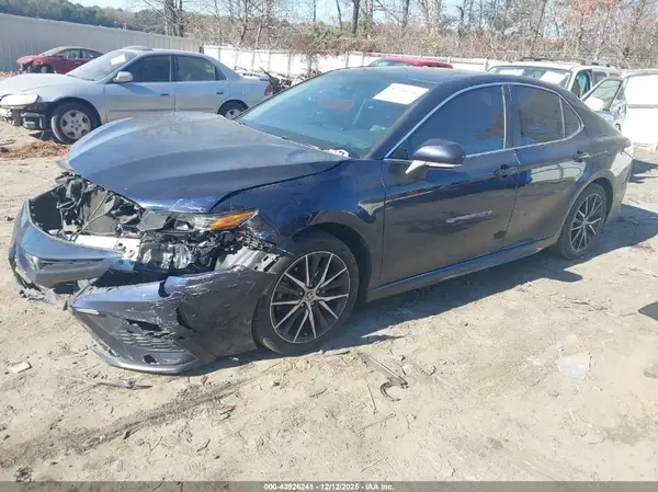 4T1G11AK6MU602283 2021 TOYOTA CAMRY - Image 2