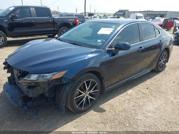 4T1G11AK6MU603045 2021 TOYOTA CAMRY - Image 2