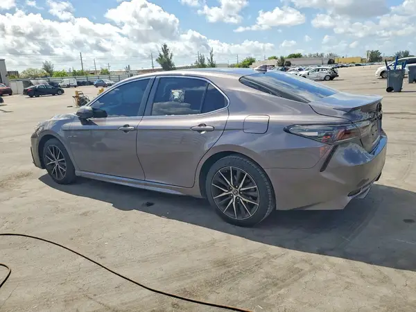 4T1G11AK6MU604549 2021 TOYOTA CAMRY - Image 2