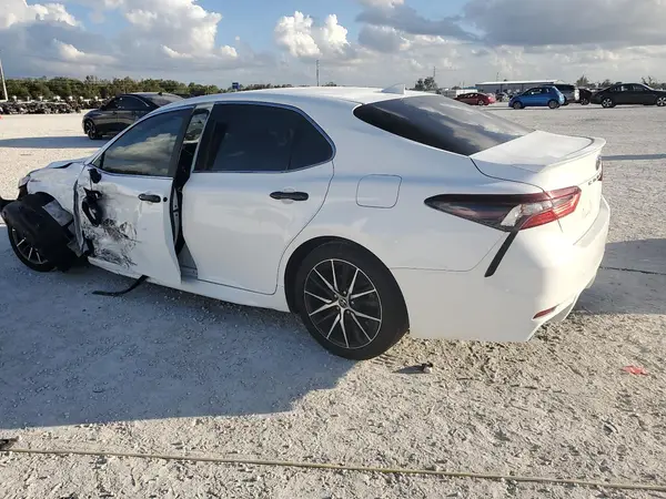 4T1G11AK6MU606107 2021 TOYOTA CAMRY - Image 2