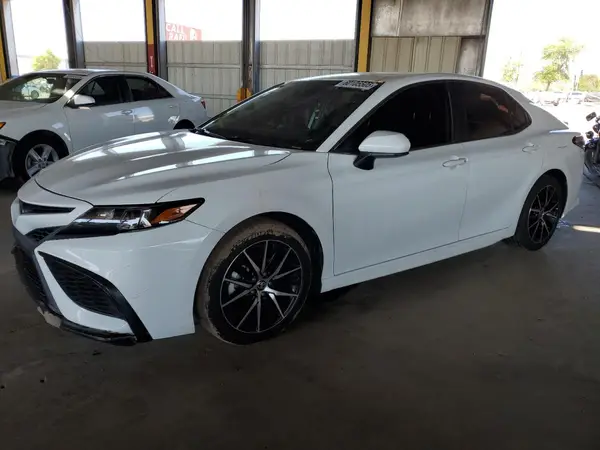4T1G11AK6MU608410 2021 TOYOTA CAMRY - Image 1