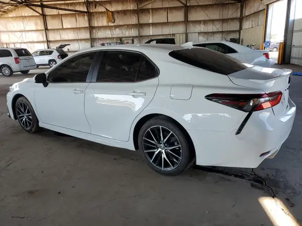 4T1G11AK6MU608410 2021 TOYOTA CAMRY - Image 2