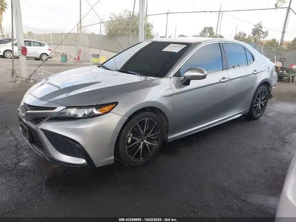 4T1G11AK6MU608827 2021 TOYOTA CAMRY - Image 2