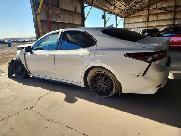 4T1G11AK6MU609542 2021 TOYOTA CAMRY - Image 2