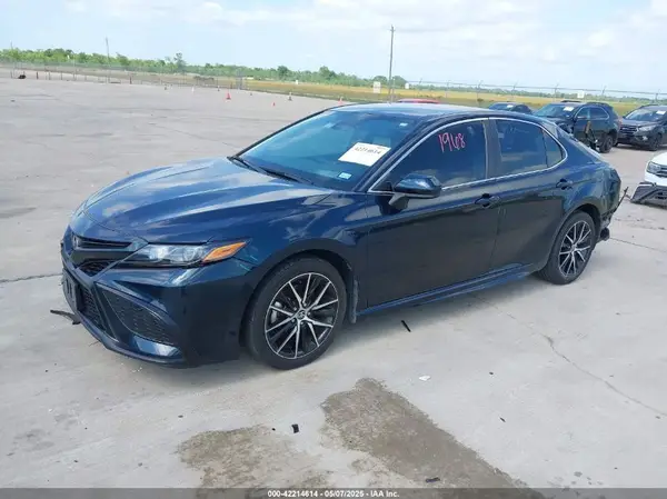 4T1G11AK6MU610254 2021 TOYOTA CAMRY - Image 2