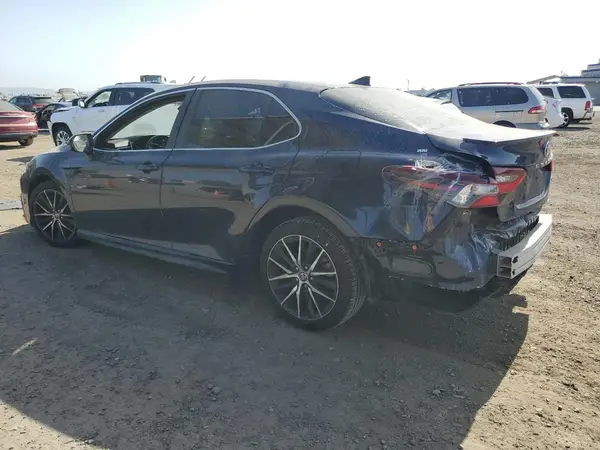 4T1G11AK6MU612215 2021 TOYOTA CAMRY - Image 2