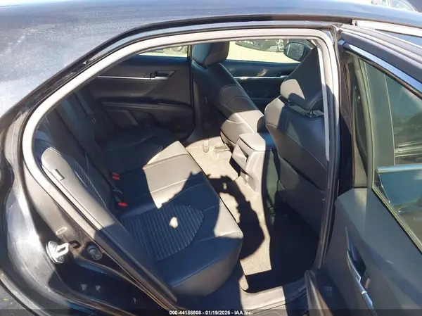 4T1G11AK6MU615227 2021 TOYOTA CAMRY - Image 8