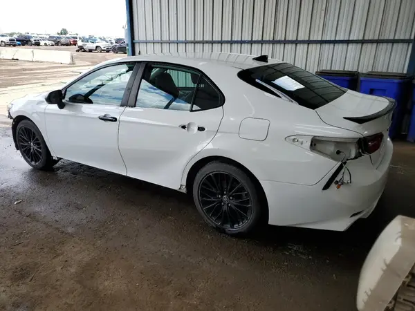 4T1G11AK6NU001103 2022 TOYOTA CAMRY - Image 2