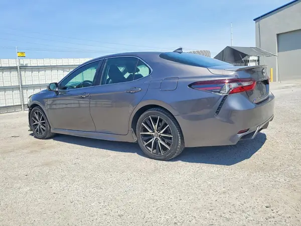 4T1G11AK6NU002249 2022 TOYOTA CAMRY - Image 2