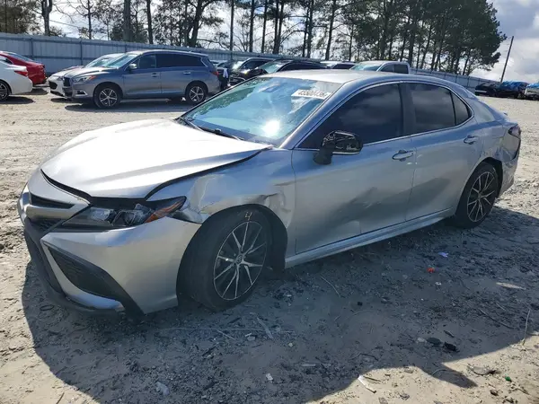 4T1G11AK6NU002381 2022 TOYOTA CAMRY - Image 1