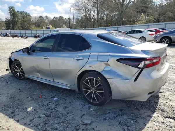 4T1G11AK6NU002381 2022 TOYOTA CAMRY - Image 2
