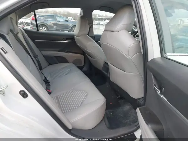 4T1G11AK6NU004101 2022 TOYOTA CAMRY - Image 8